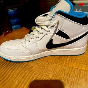 Nike Air Jordan mid laser blue size 12